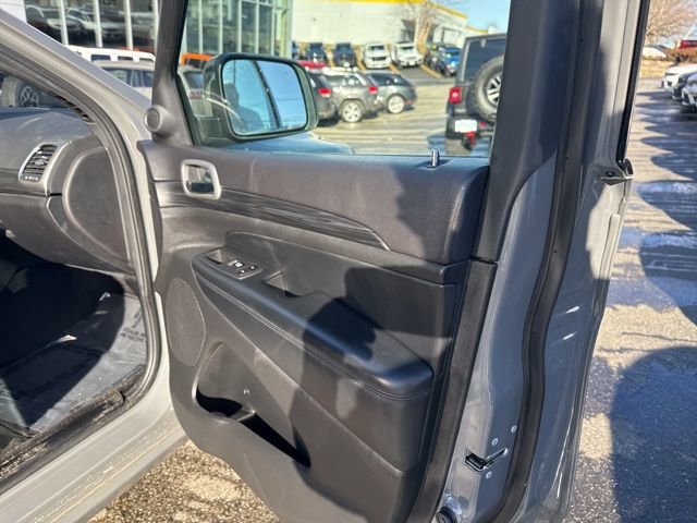 Certified 2022 Jeep Grand Cherokee Laredo X image 10