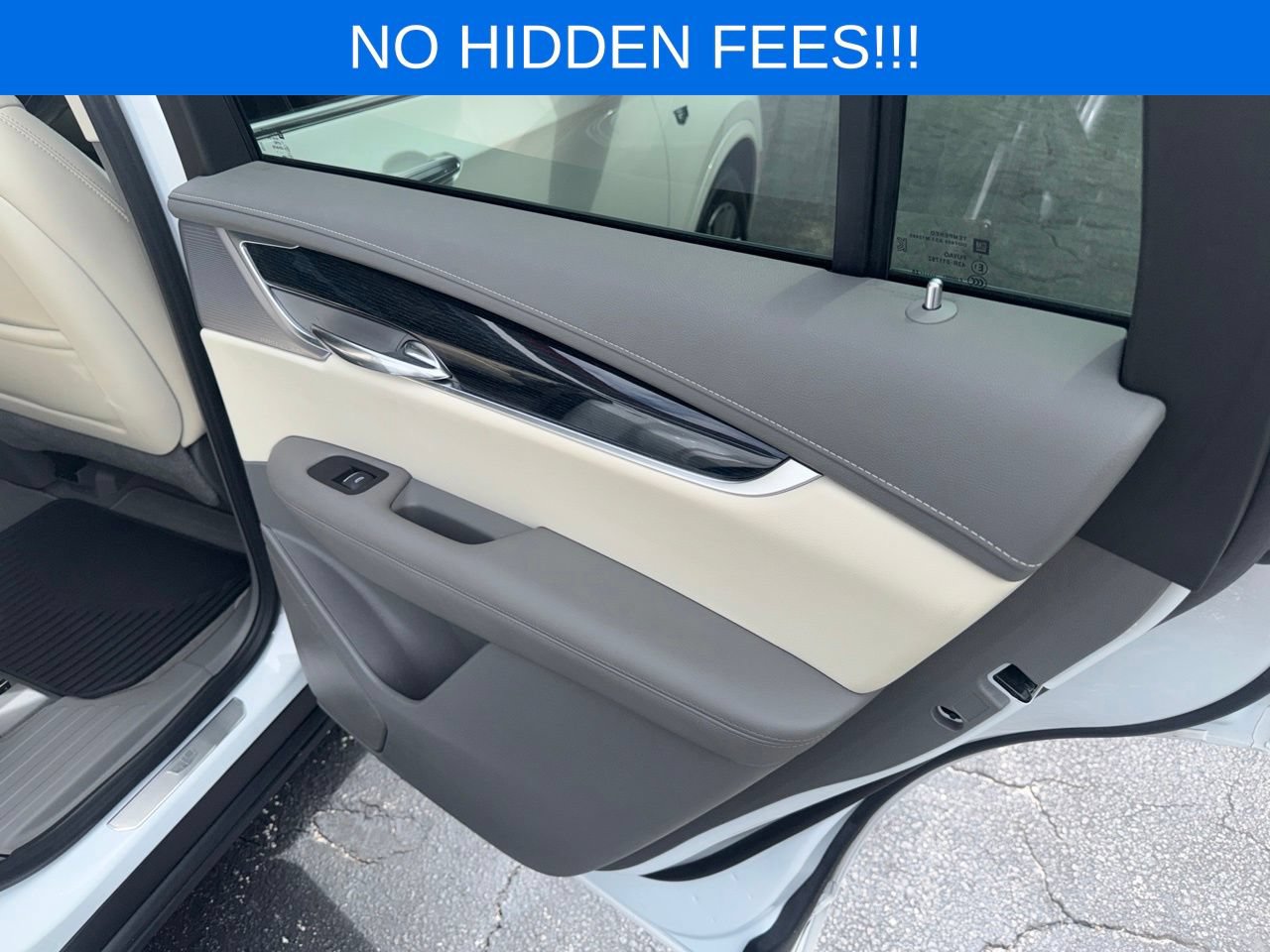 Used 2025 Cadillac XT6 Premium Luxury w/ LPO, Floor Liner Package FWD image 29