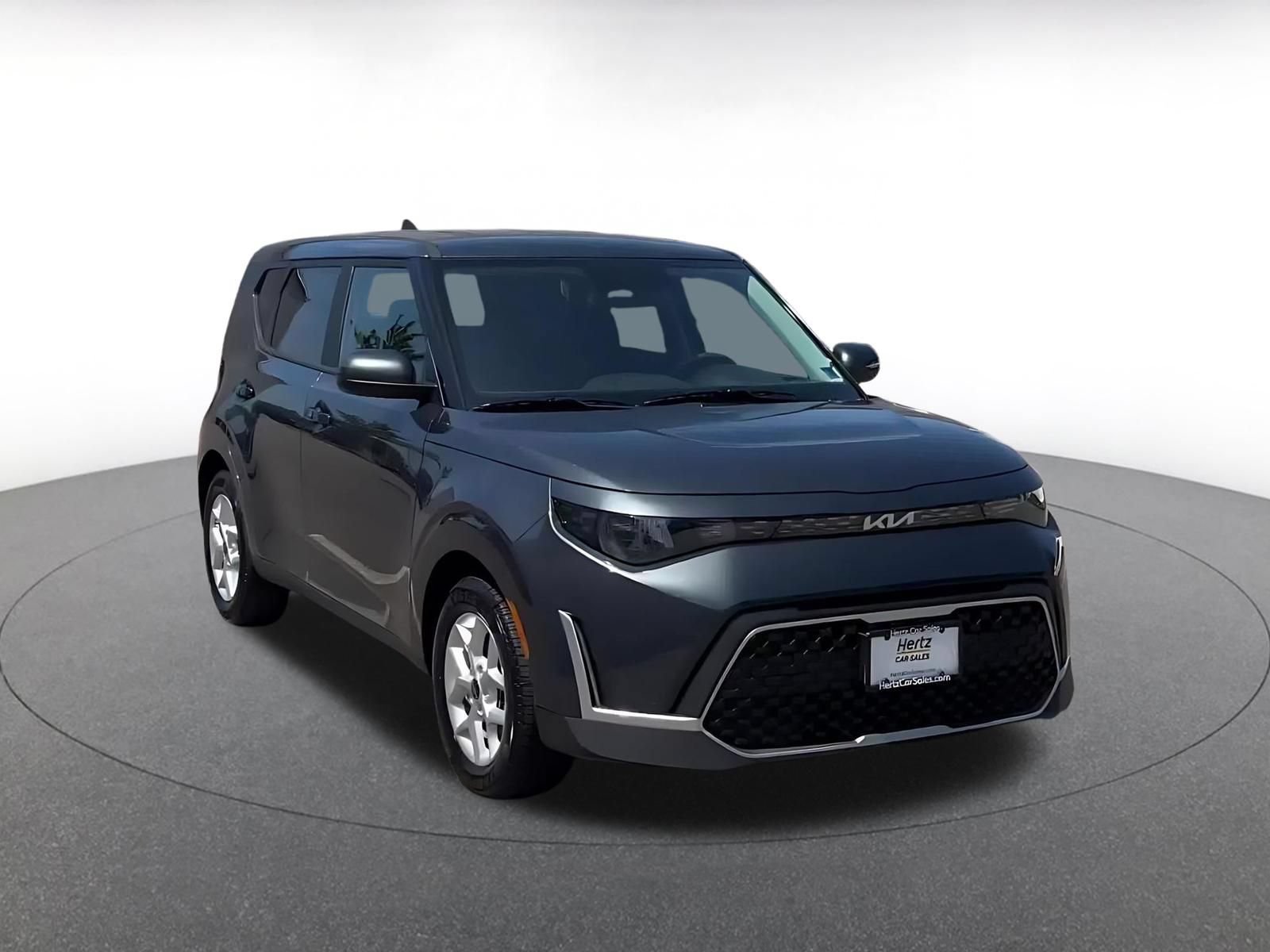 Used 2025 Kia Soul LX w/ LX Technology Package FWD image 3