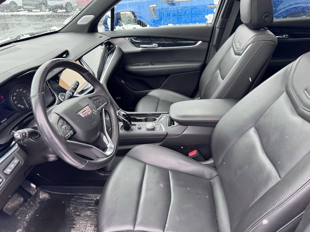 Used 2023 Cadillac XT6 Premium Luxury w/ Technology Package image 7