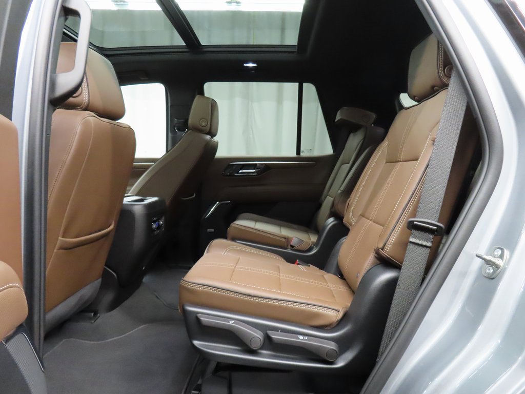 Used 2025 Chevrolet Tahoe High Country image 10