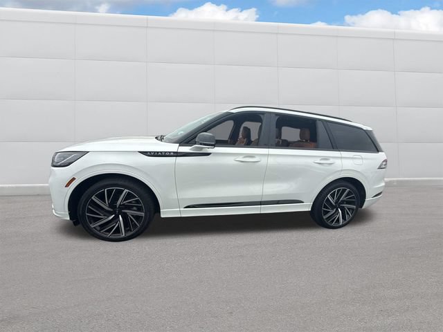 Used 2025 Lincoln Aviator Black Label w/ Jet Appearance Package AWD/4WD video 2