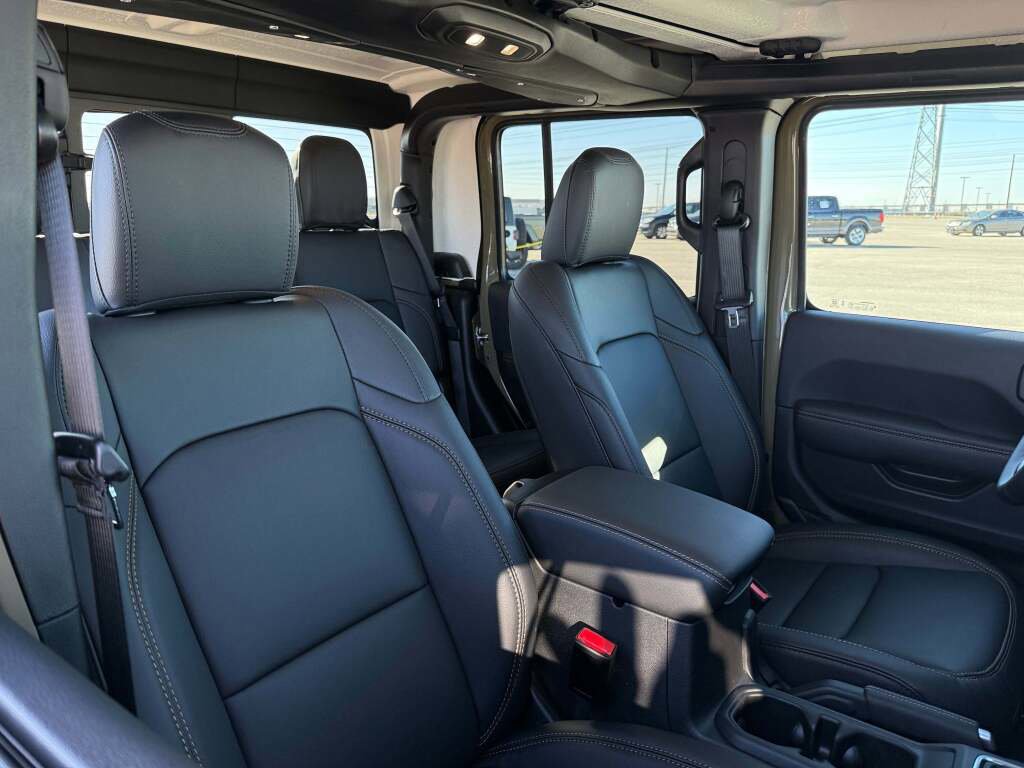 New 2026 Jeep Gladiator Sport image 19