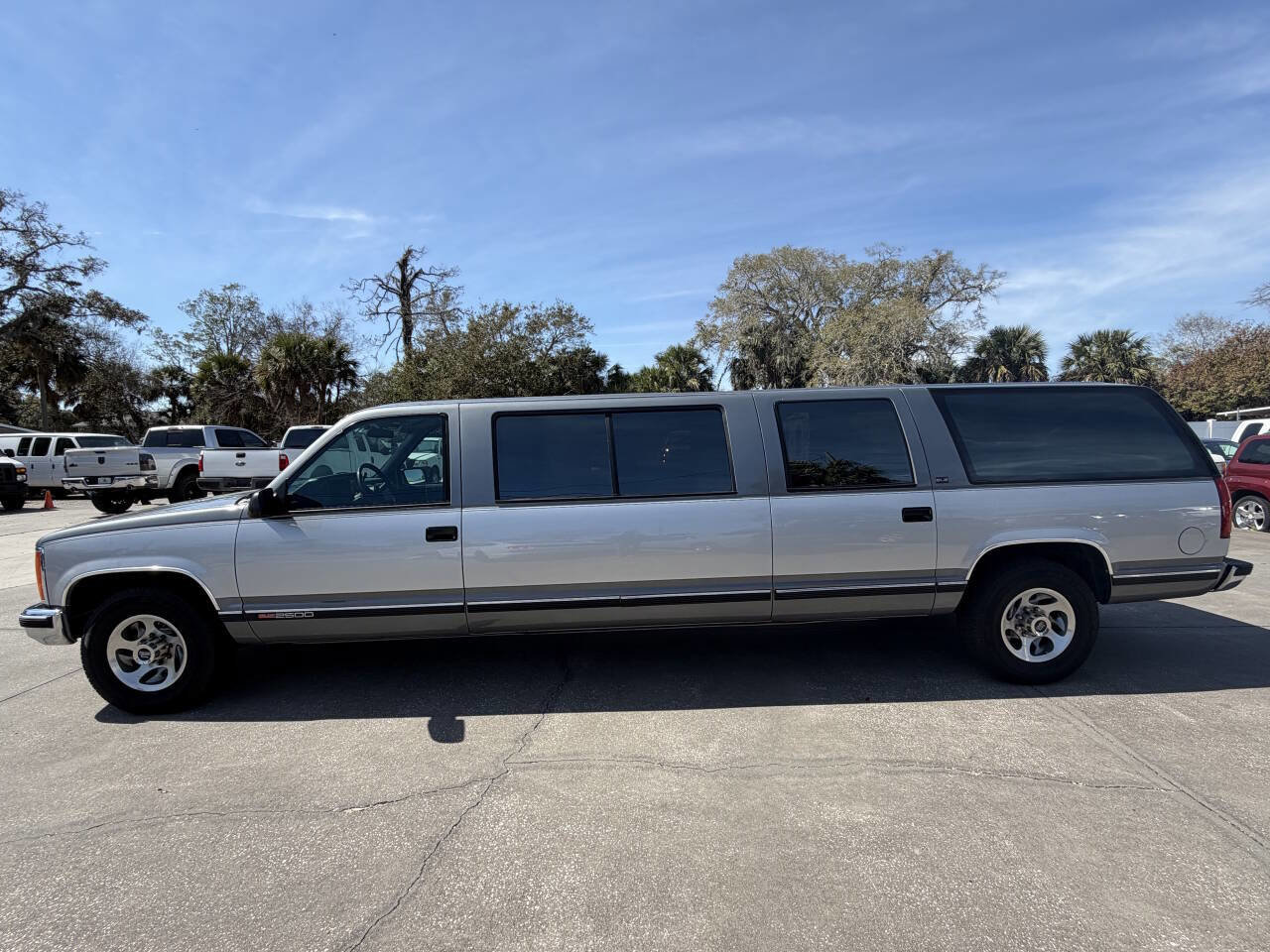 Used 1993 GMC Suburban 2500 image 5