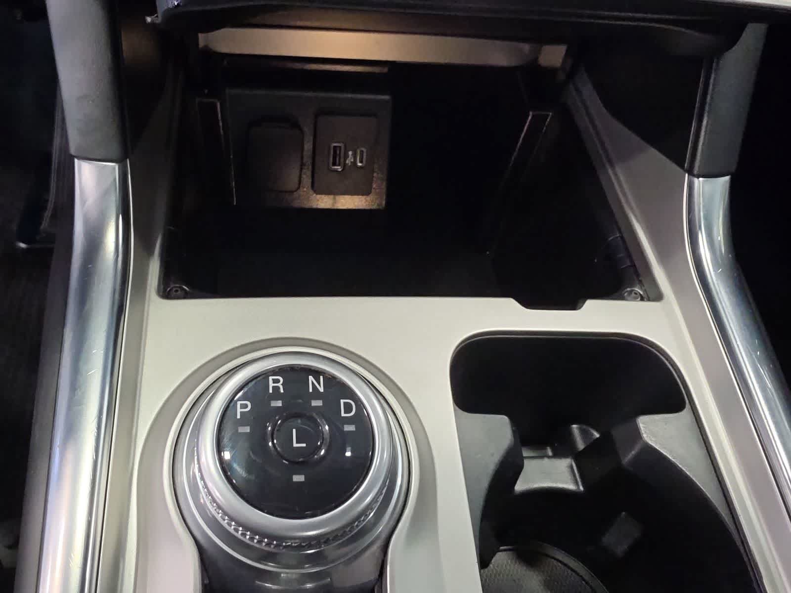 Used 2023 Ford Explorer Platinum w/ Technology Package AWD/4WD image 28