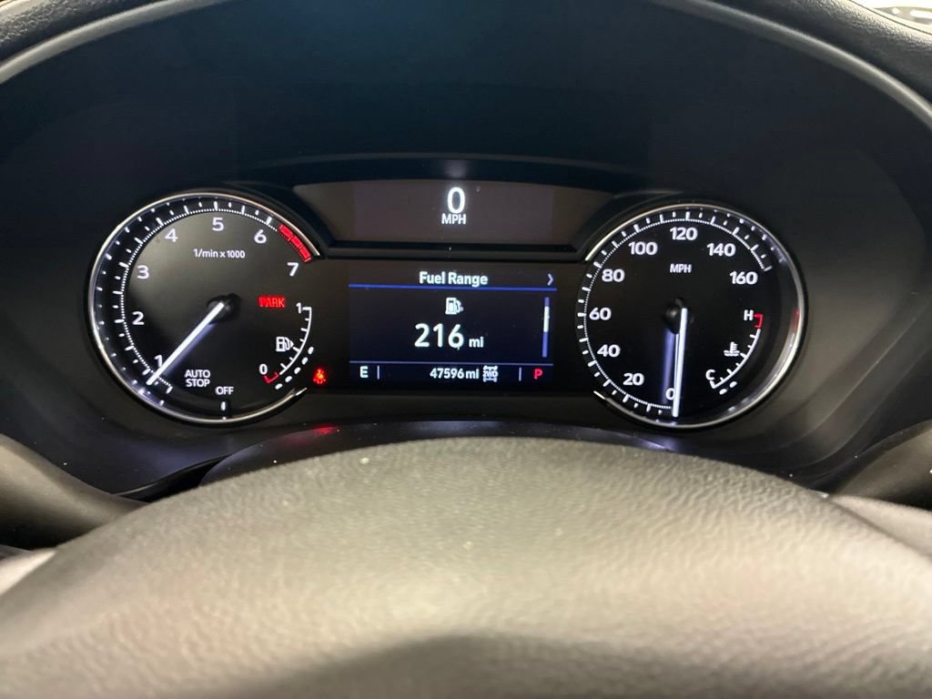 Used 2022 Cadillac XT4 Luxury w/ Cold Weather Package AWD/4WD image 15