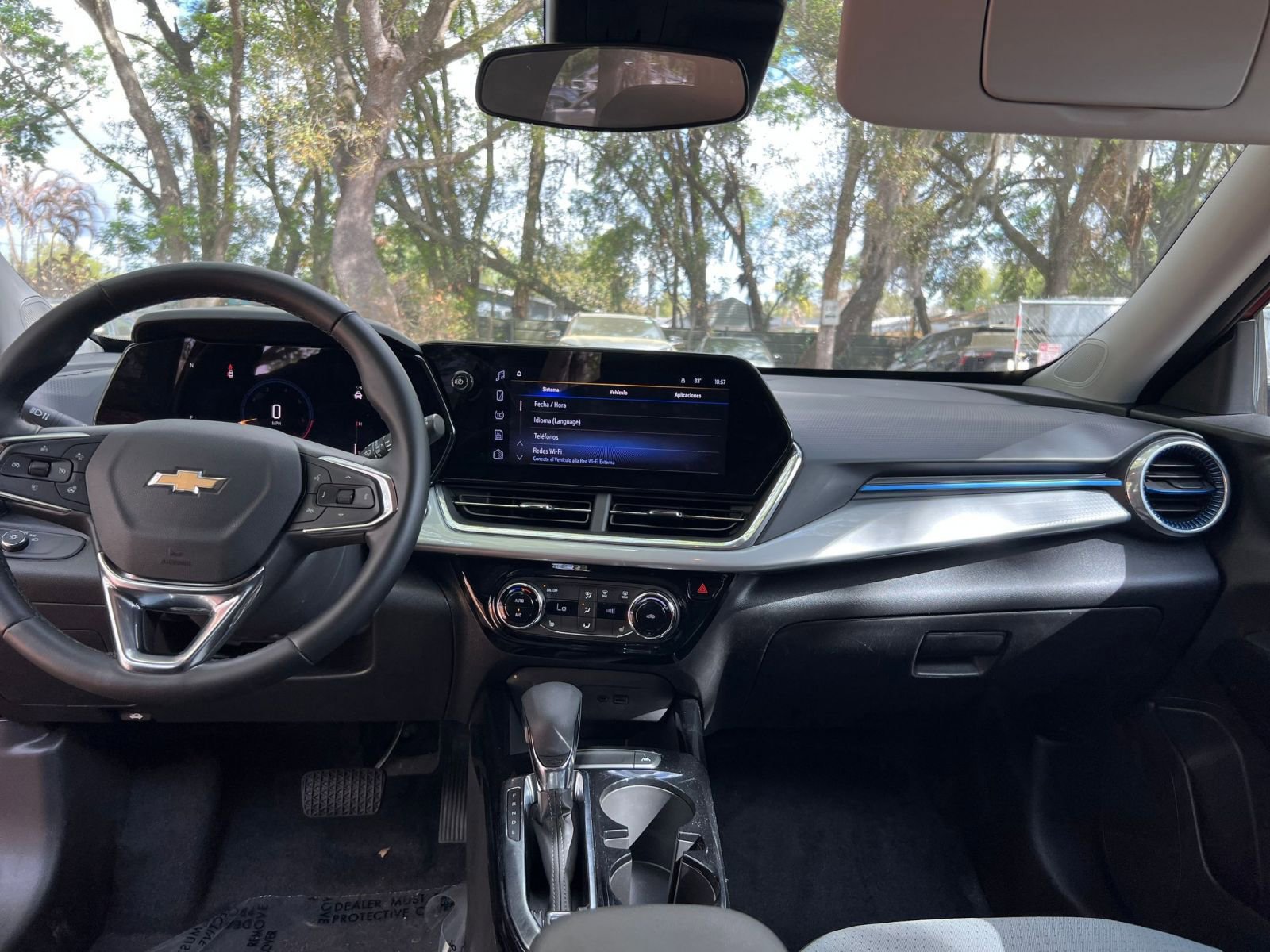 Used 2025 Chevrolet Trax LT w/ LT Convenience Package image 29