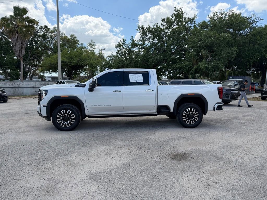 Used 2024 GMC Sierra 2500 Denali Ultimate AWD/4WD image 3