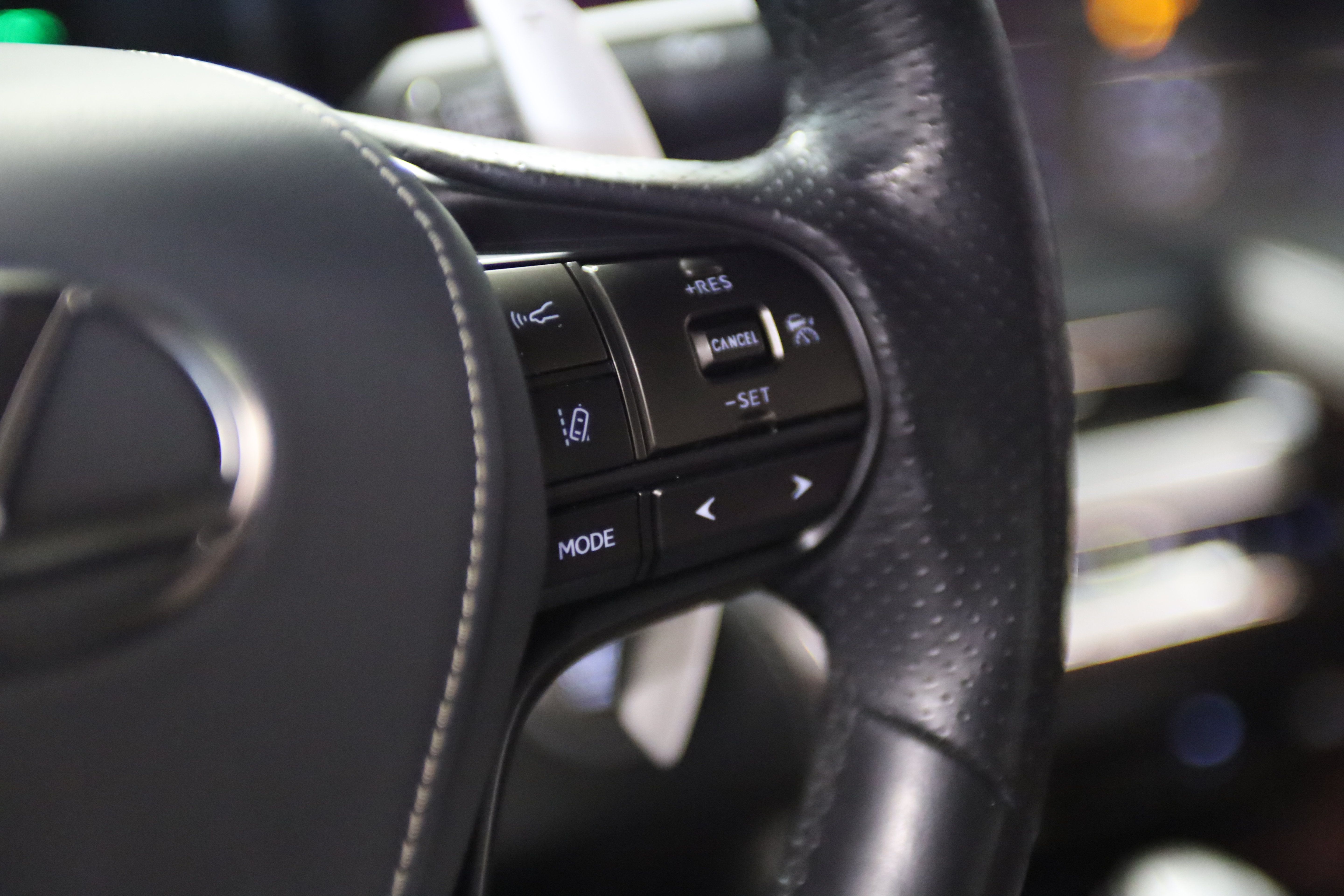 Used 2018 Lexus LC 500 Coupe w/ Sport Package RWD image 26