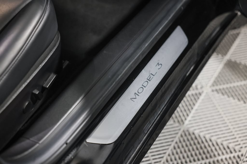Used 2019 Tesla Model 3 Standard Range Plus RWD image 21