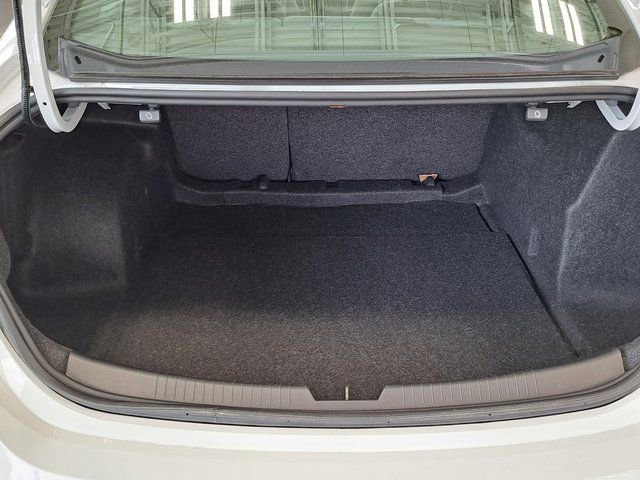 Used 2021 Chevrolet Malibu LT FWD image 28