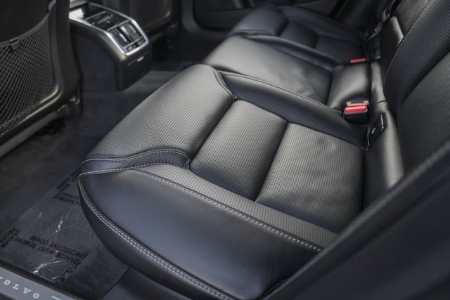 Used 2020 Volvo S90 T6 Inscription image 31