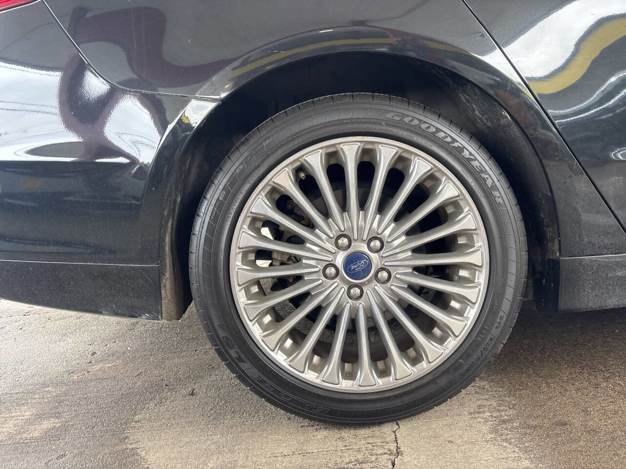 Used 2013 Ford Fusion Titanium w/ Titanium Driver Assist Pkg image 17