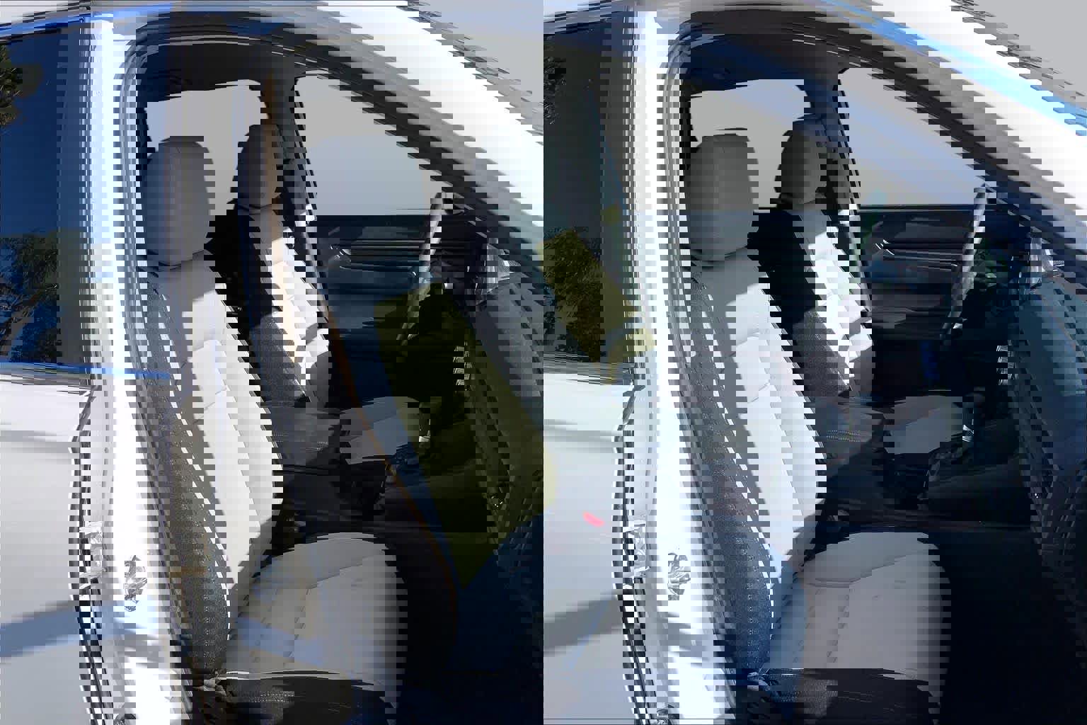 Used 2025 Honda CR-V LX image 8