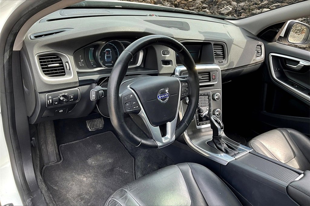 Used 2015 Volvo S60 T5 Platinum image 13