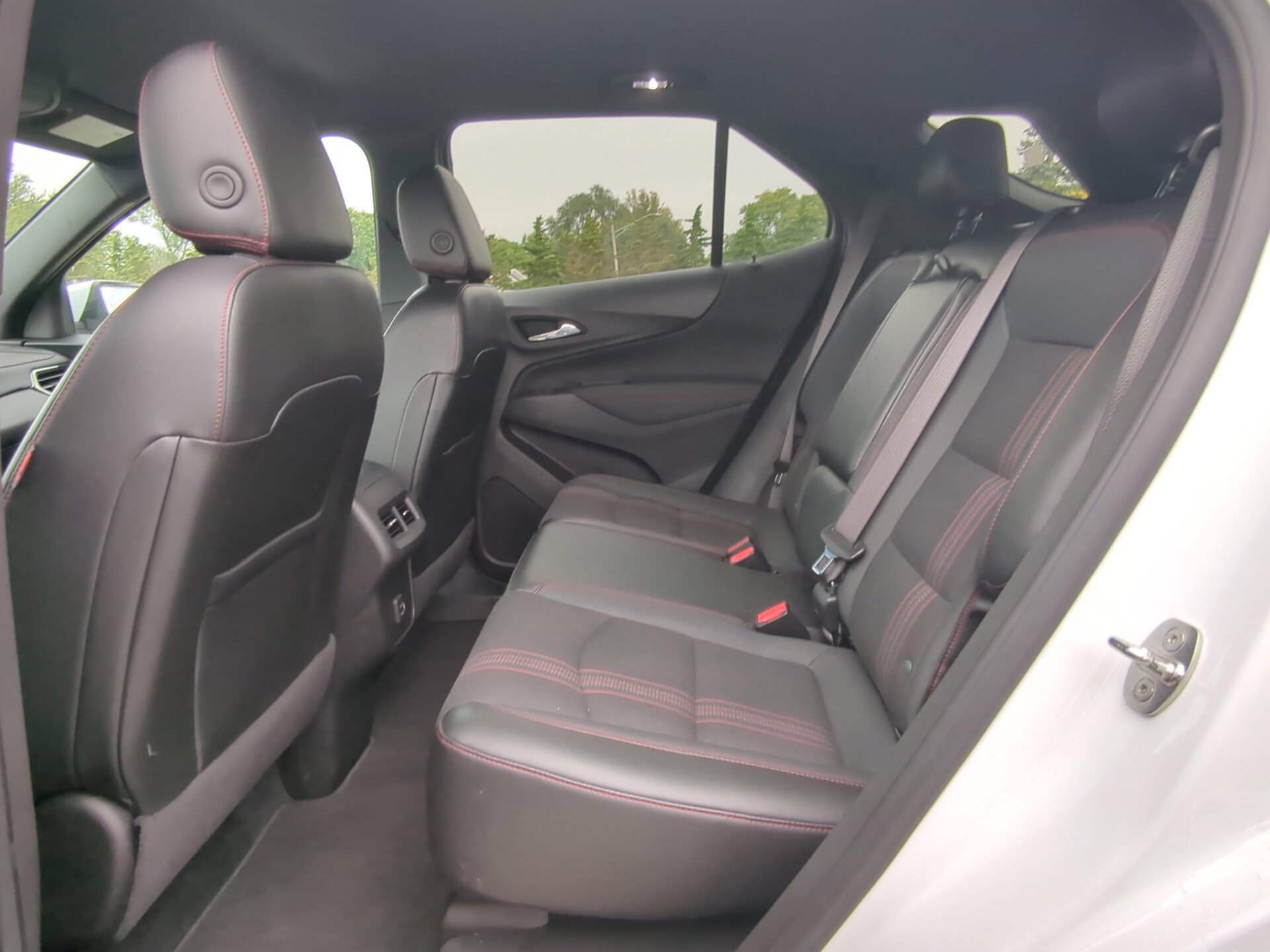 Used 2023 Chevrolet Equinox RS AWD/4WD image 13