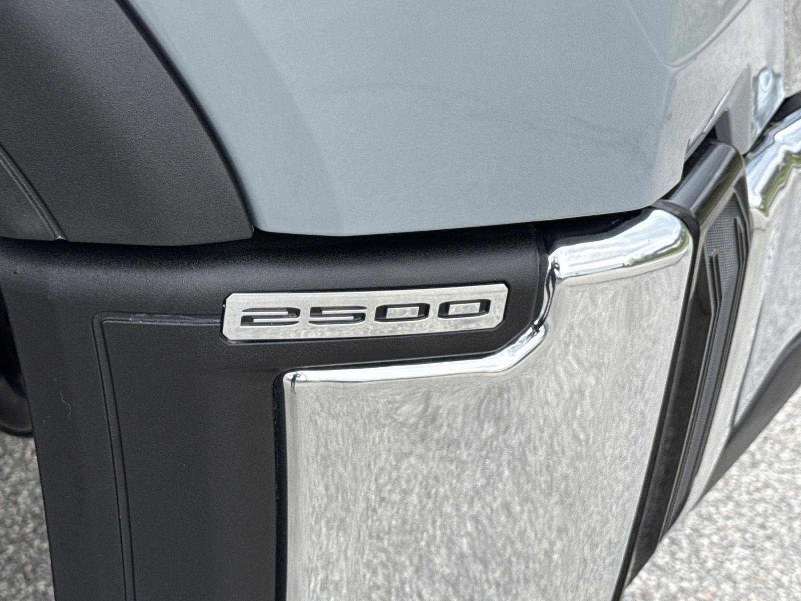 Used 2024 GMC Sierra 2500 SLE w/ SLE Convenience Package image 11