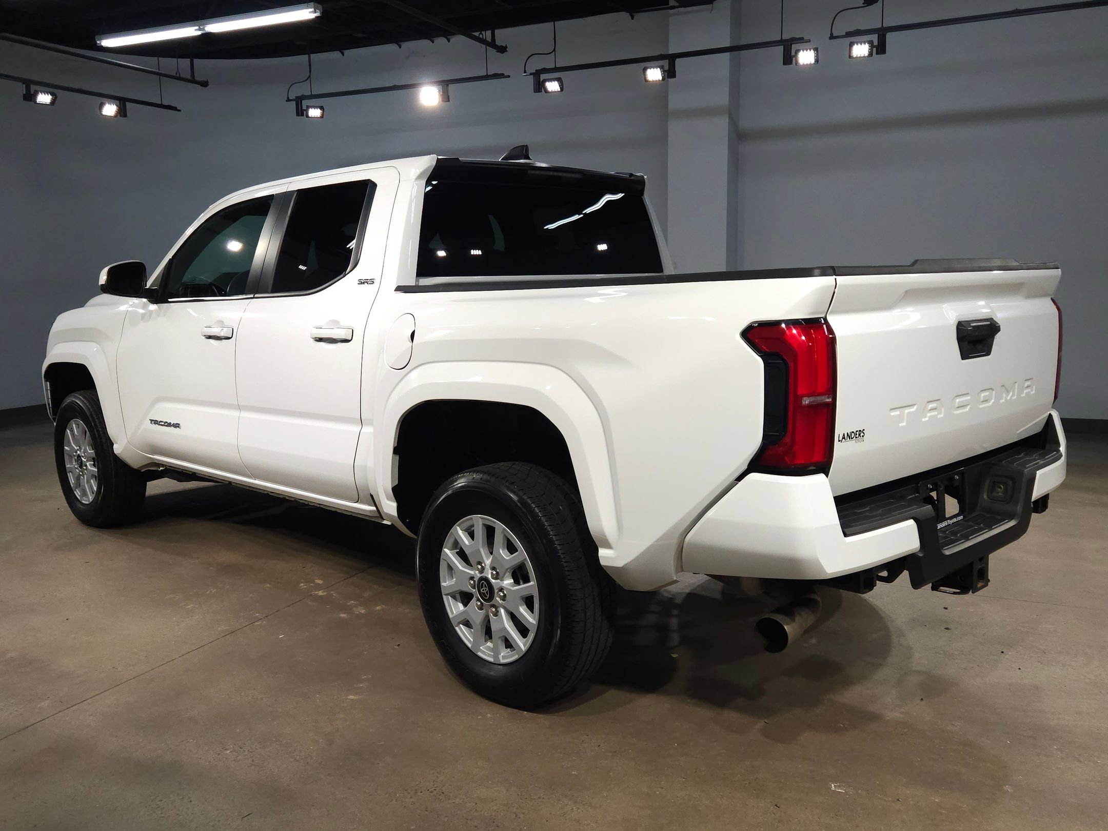 Certified 2024 Toyota Tacoma SR5 image 5