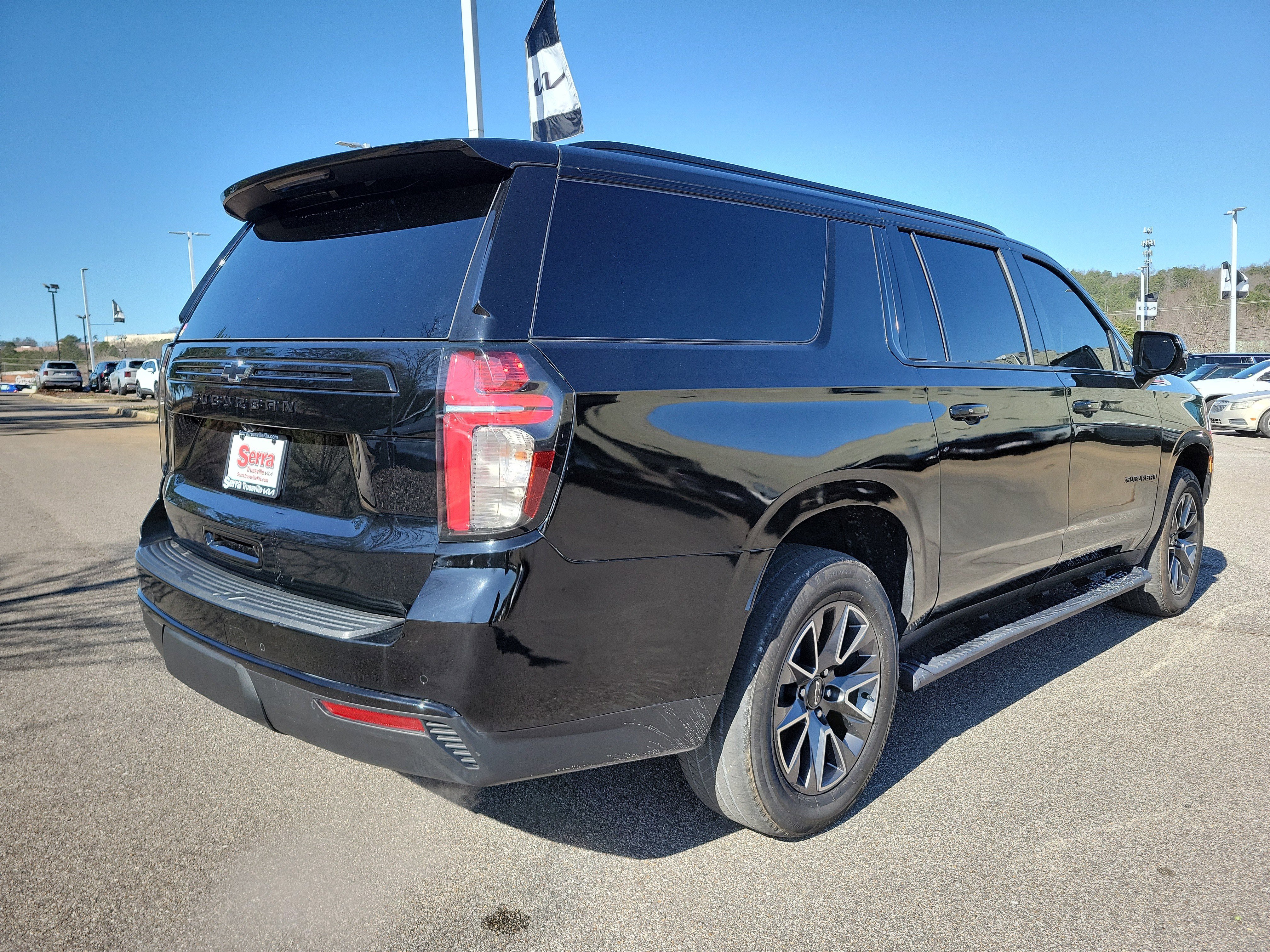 Used 2023 Chevrolet Suburban Z71 w/ Z71 Off-Road Package AWD/4WD image 28