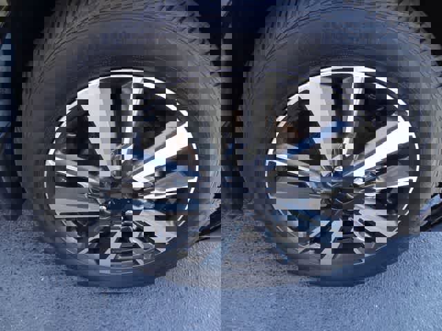 Used 2021 Nissan Versa SV image 14