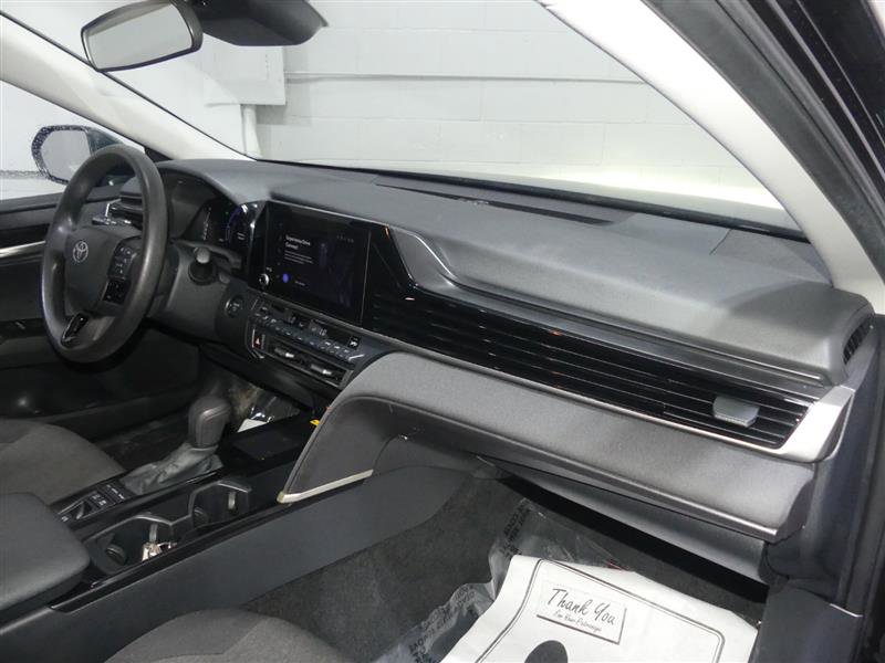 Used 2025 Toyota Camry LE image 24