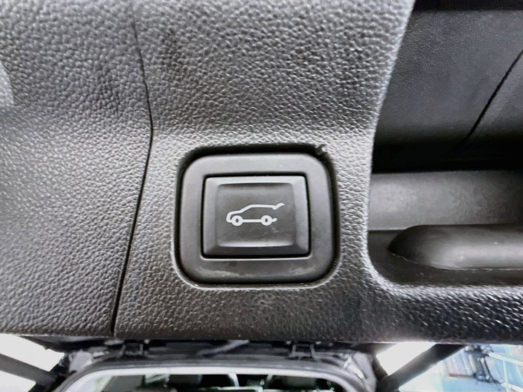 Used 2023 GMC Acadia SLT FWD image 43