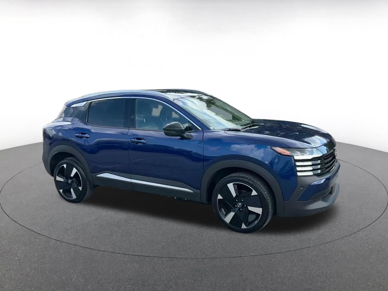 Used 2026 Nissan Kicks SR FWD video 2