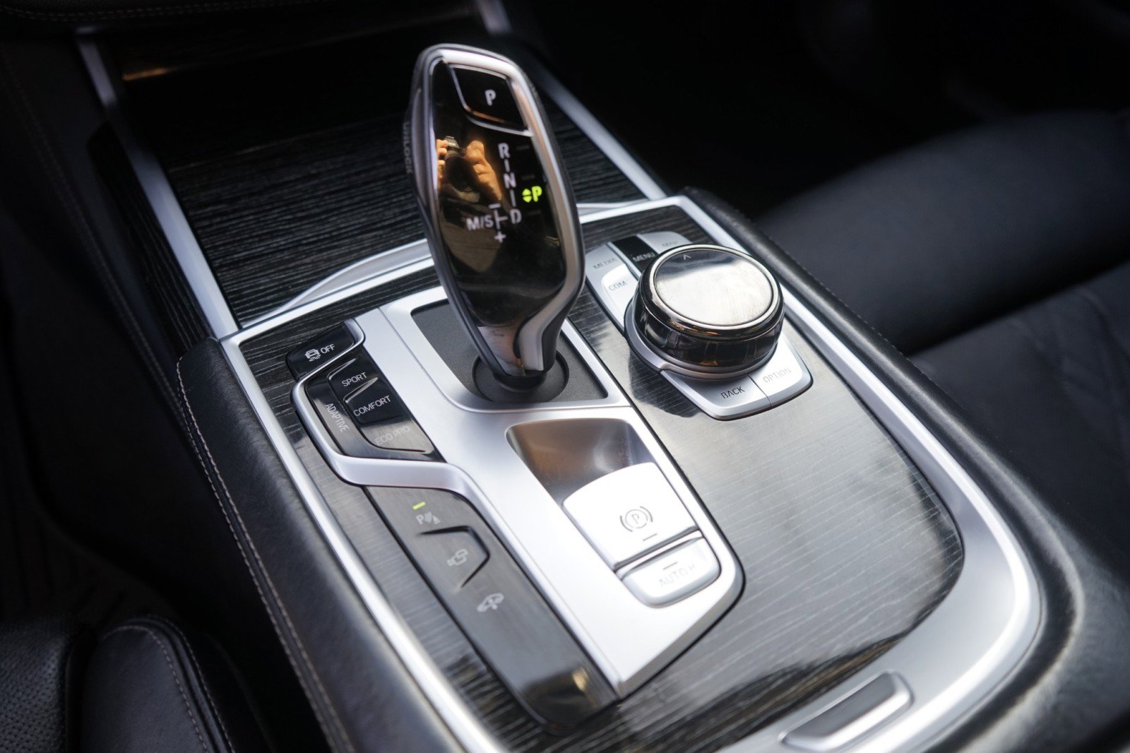 Used 2021 BMW 750i xDrive w/ Executive Package image 23