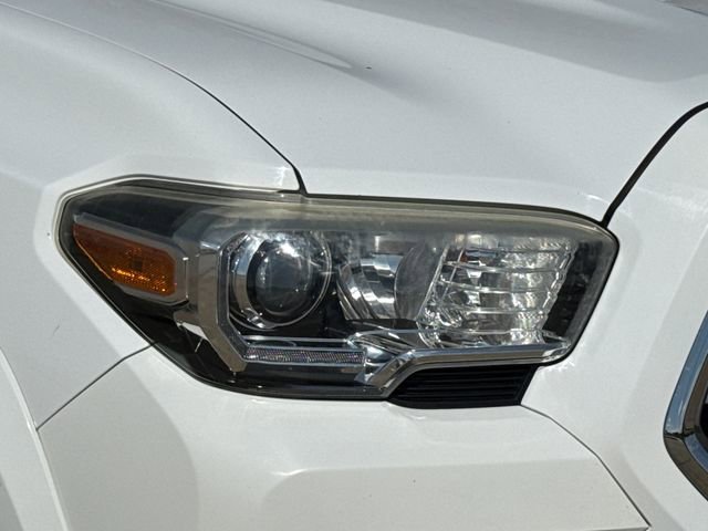 Used 2016 Toyota Tacoma TRD Sport w/ Towing Package RWD image 4