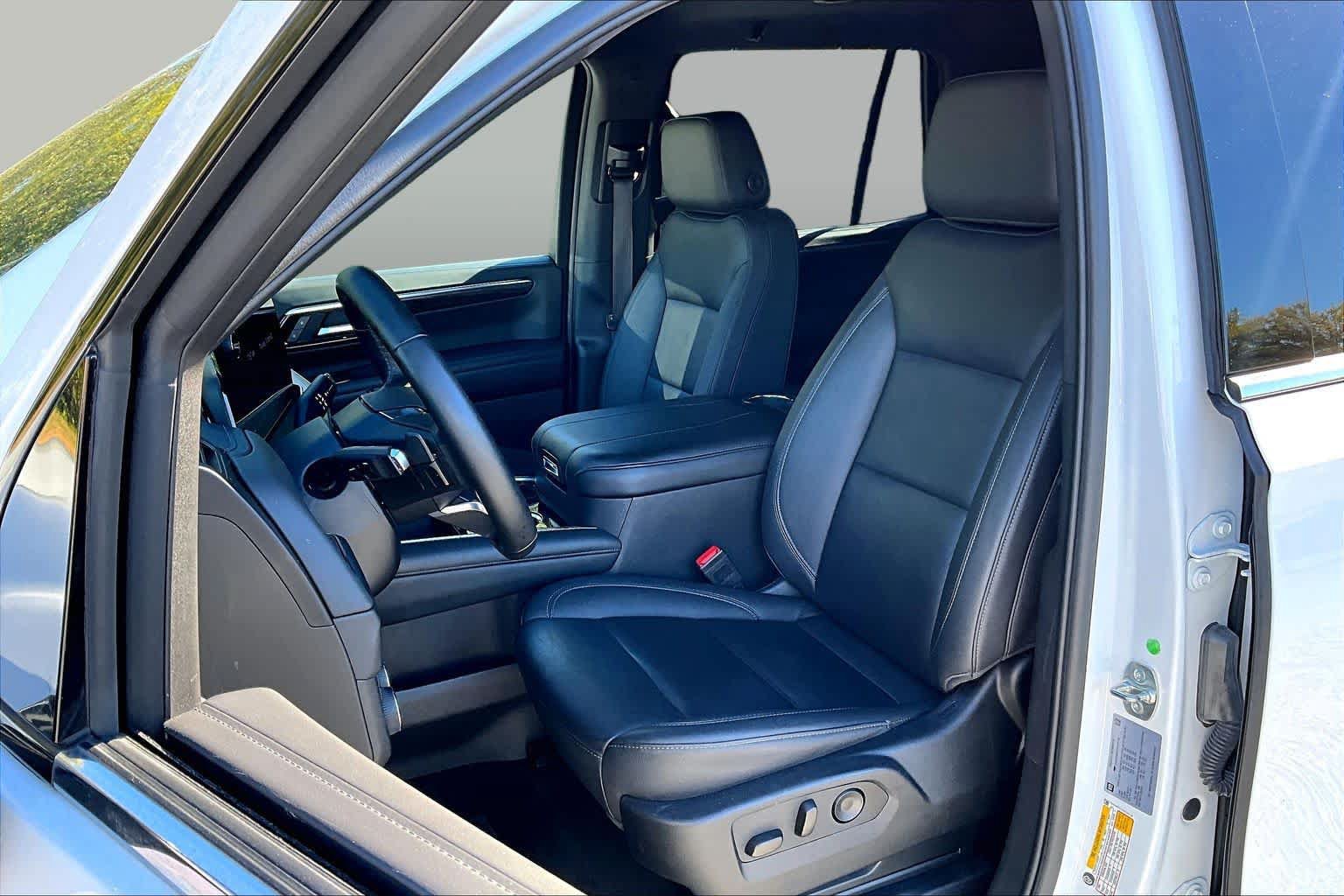 Used 2025 Chevrolet Tahoe LT AWD/4WD image 8