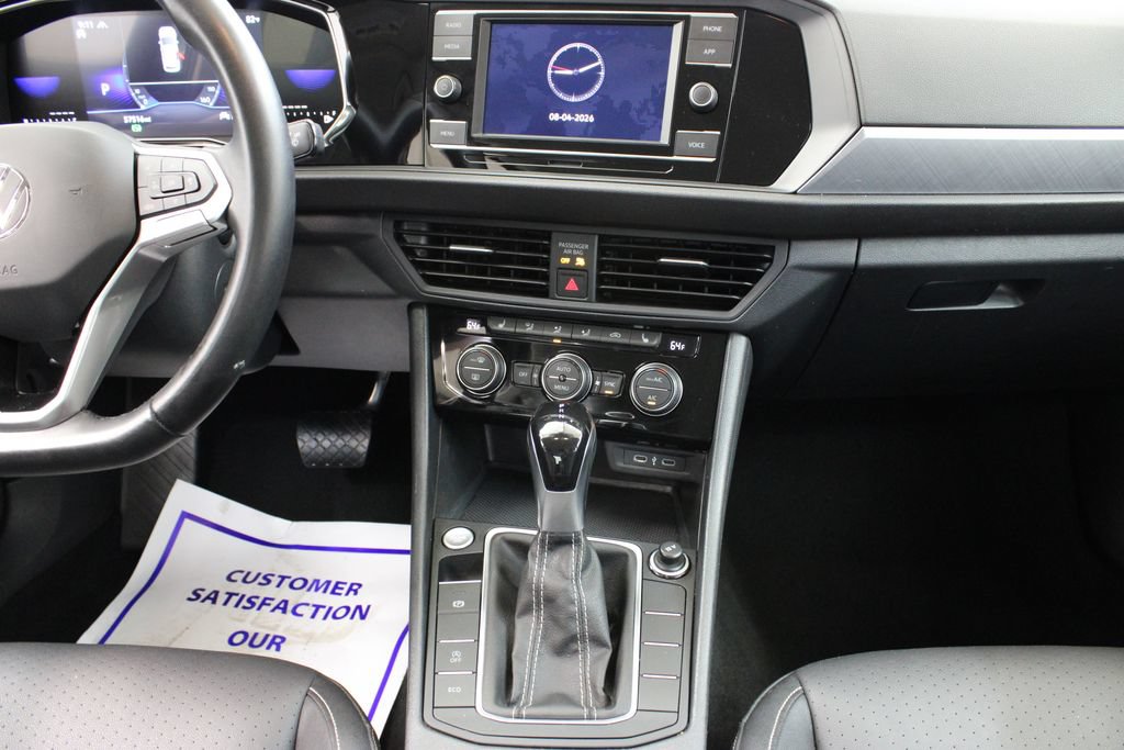 Used 2024 Volkswagen Jetta SE FWD image 21