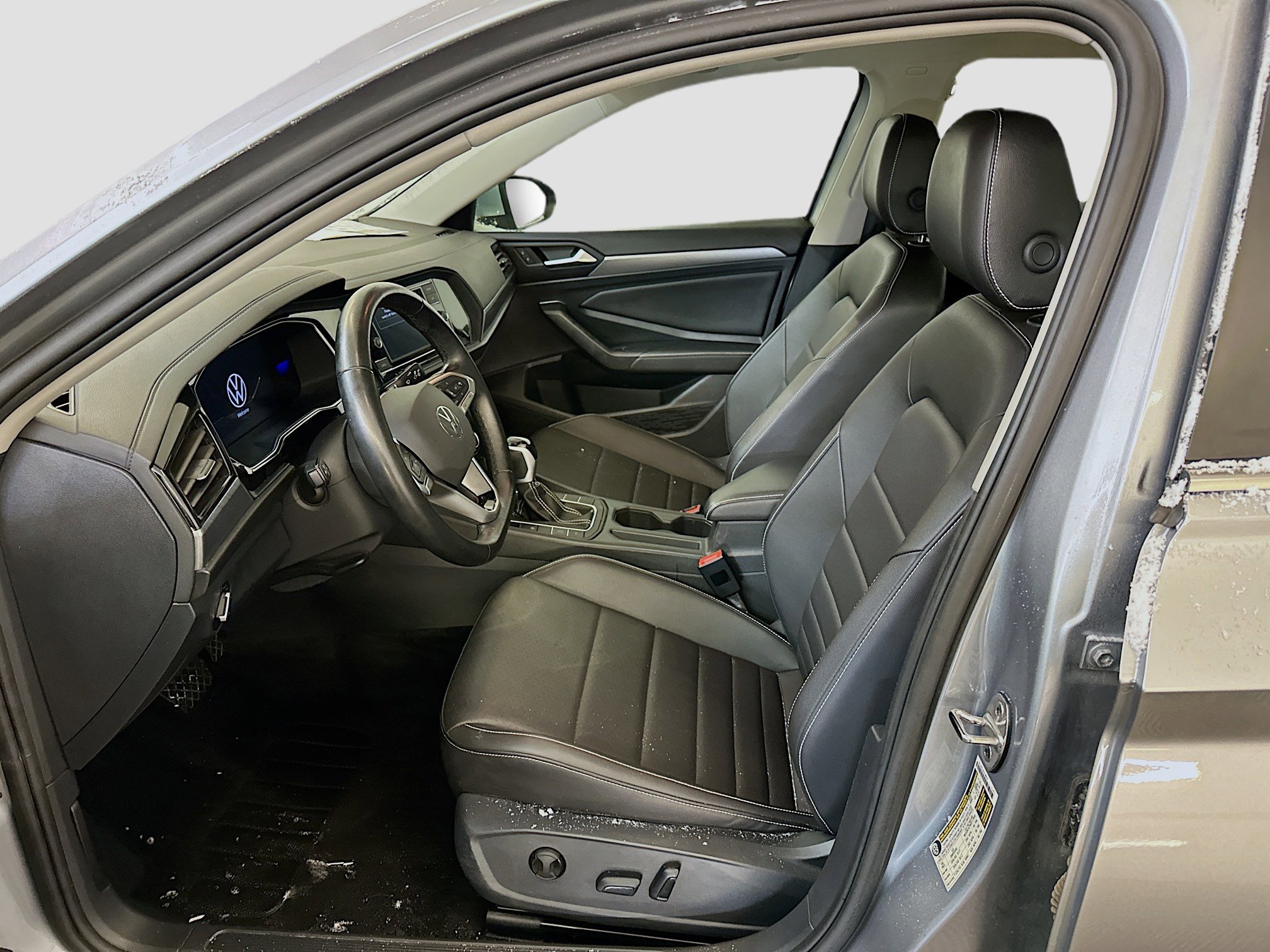 Used 2024 Volkswagen Jetta SE image 13