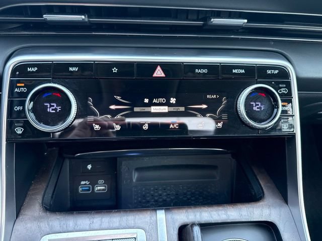 Used 2022 Genesis GV80 2.5T w/ Prestige Package 04 AWD/4WD image 18
