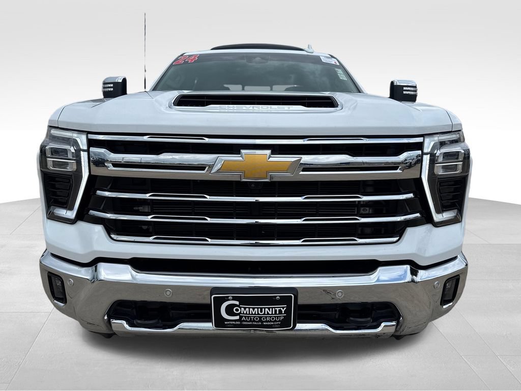 Used 2024 Chevrolet Silverado 2500 LTZ w/ LTZ Convenience Package AWD/4WD image 11