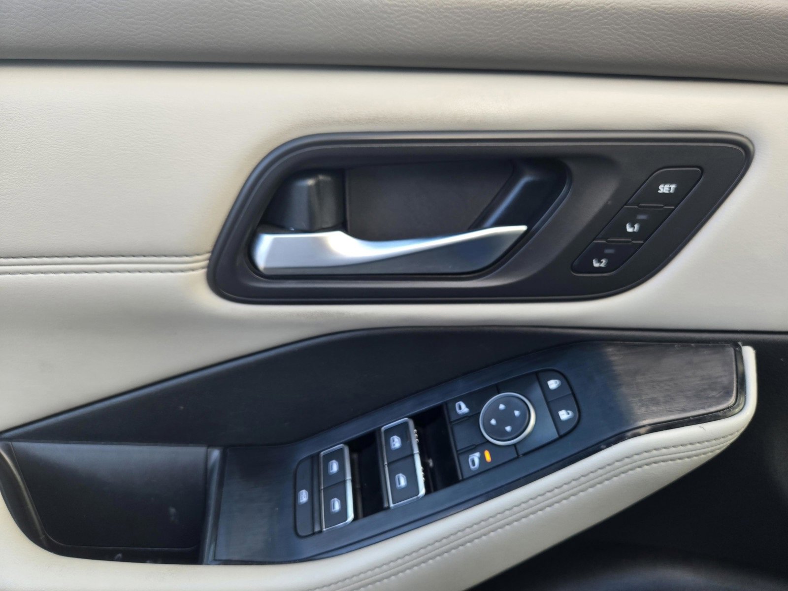 Used 2022 Nissan Rogue SL w/ SL Premium Package image 20