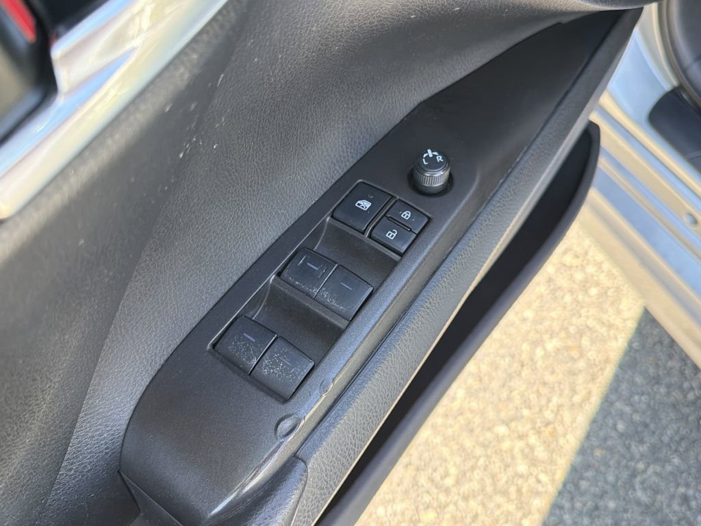 Used 2022 Toyota Camry SE image 24