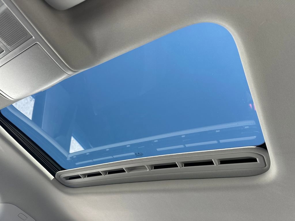 Used 2022 Volkswagen Passat 2.0T SE image 20