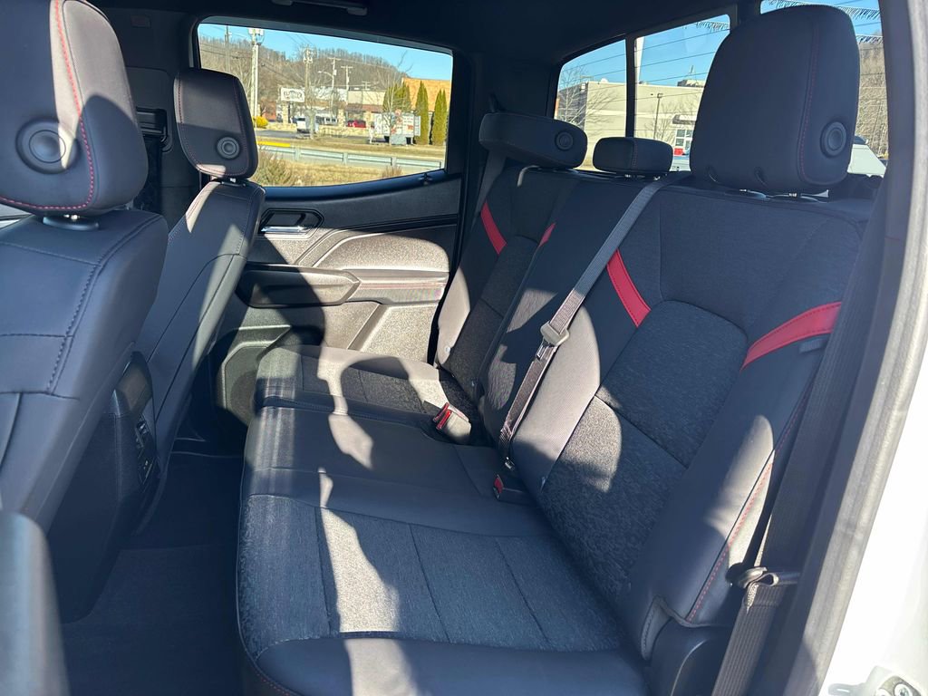 Used 2024 Chevrolet Colorado Z71 w/ Z71 Convenience Package 2 image 26