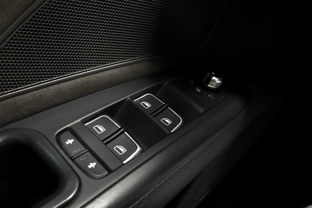 Used 2013 Audi S8 4.0T w/ Driver Assistance Pkg image 29