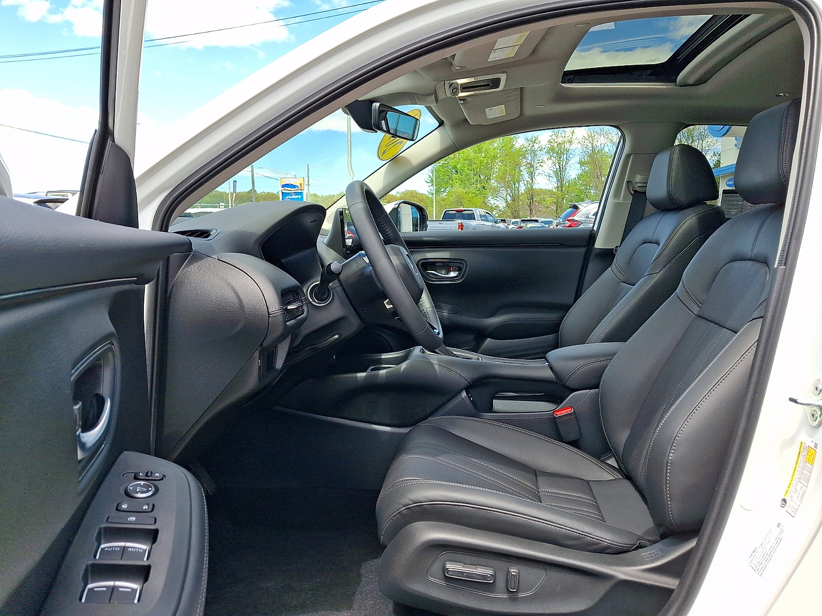 Used 2024 Honda HR-V EX-L image 13