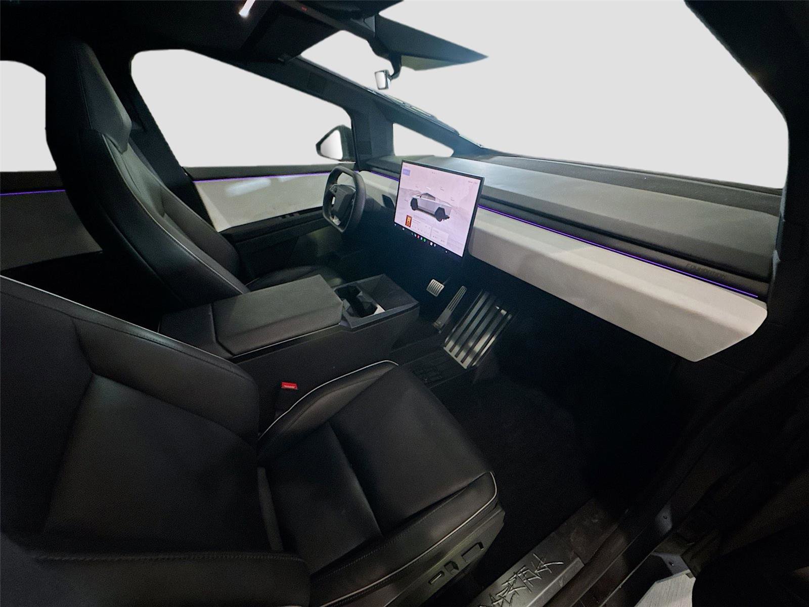 Used 2024 Tesla Cybertruck AWD Crew Cab image 14