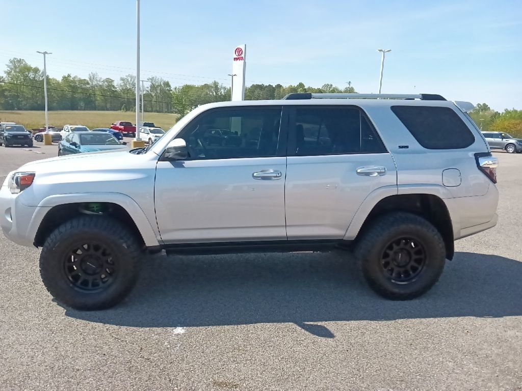 Used 2022 Toyota 4Runner SR5 image 6