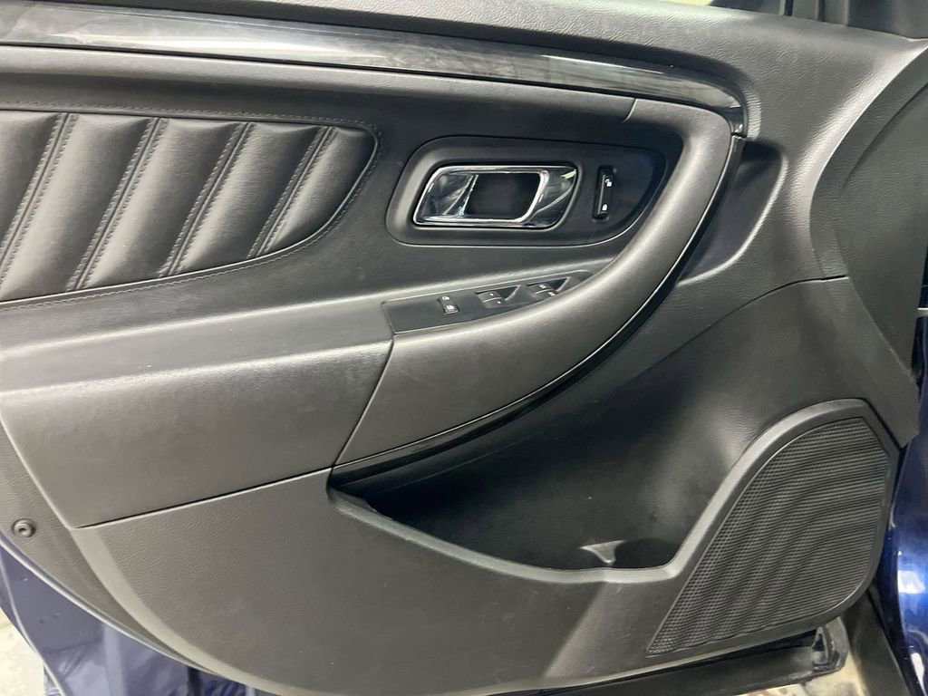 Used 2011 Ford Taurus Limited image 14