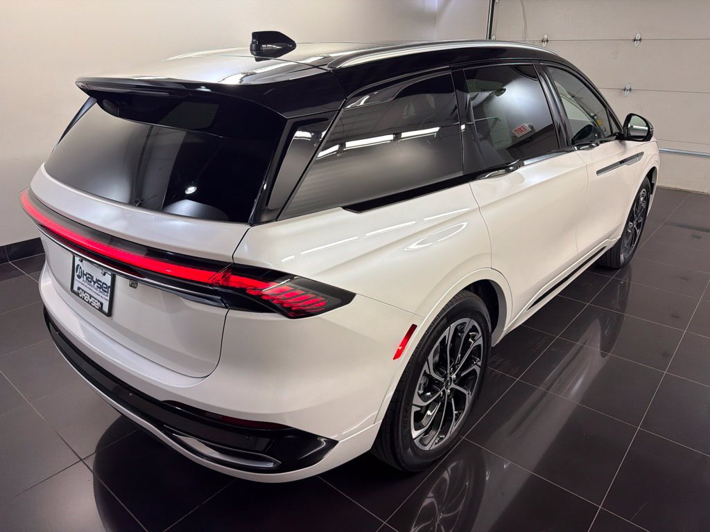 New 2026 Lincoln Nautilus Reserve AWD/4WD image 6