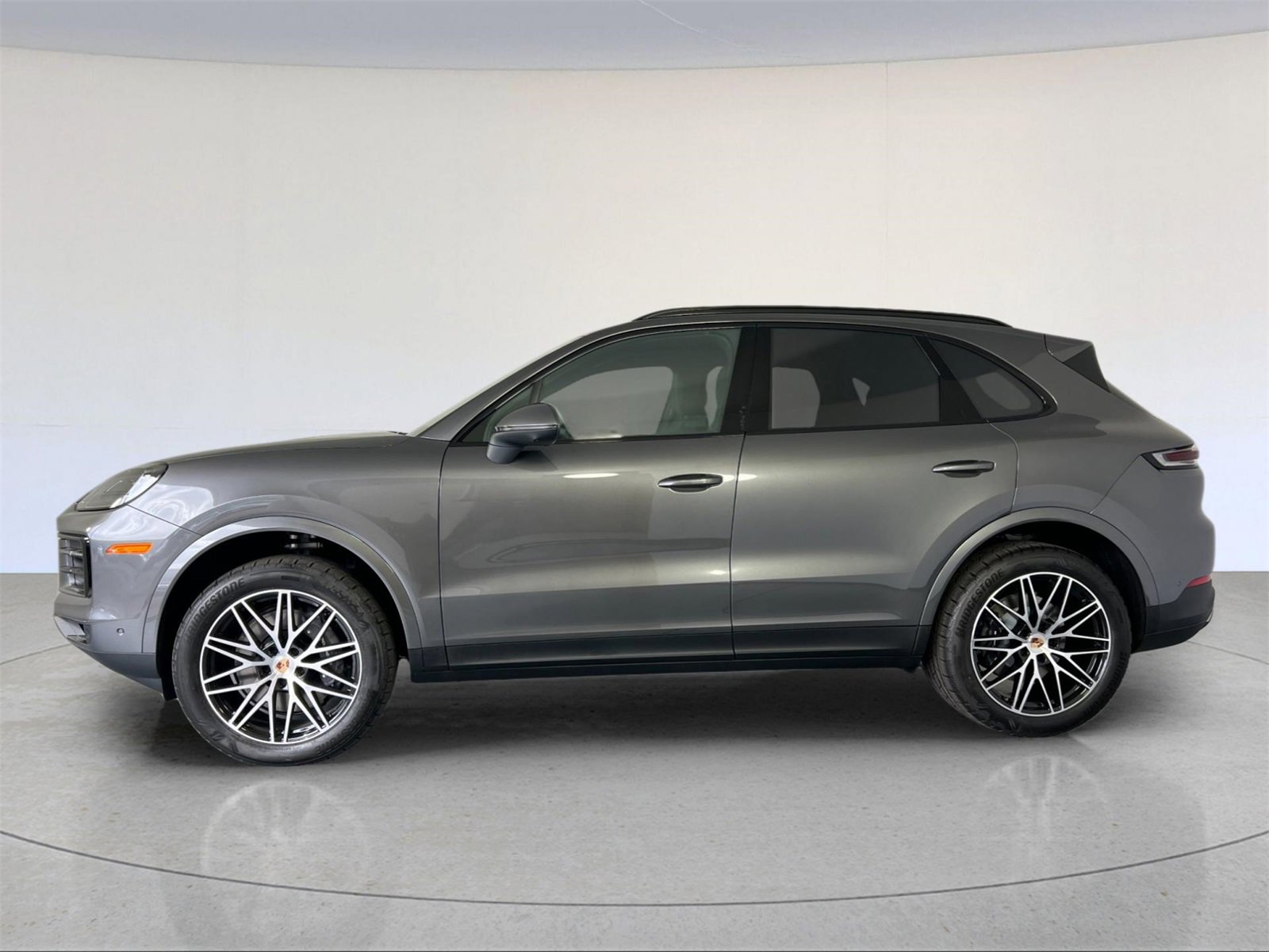 New 2025 Porsche Cayenne image 2