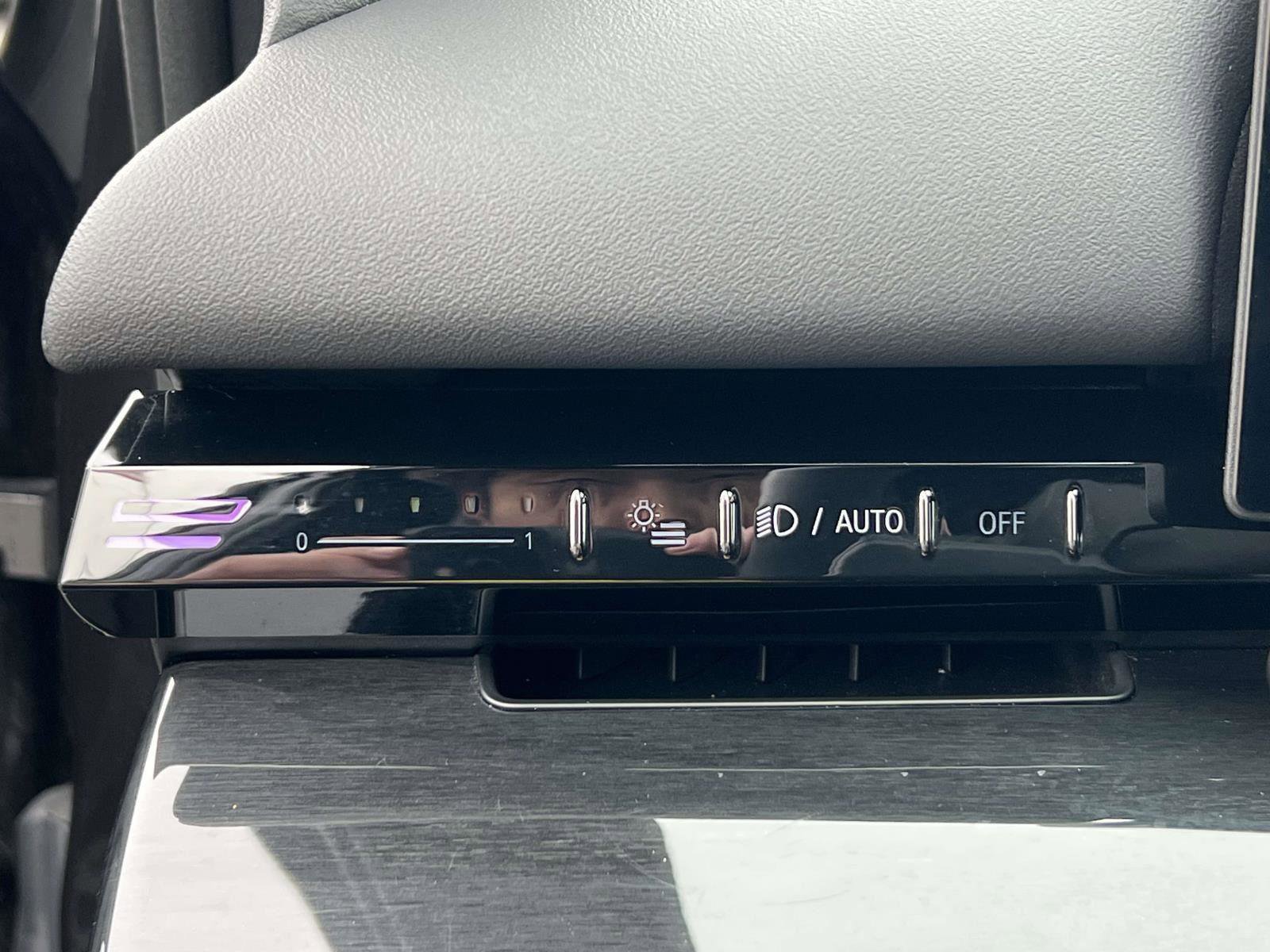 Used 2024 BMW 530i xDrive w/ Premium Package image 24