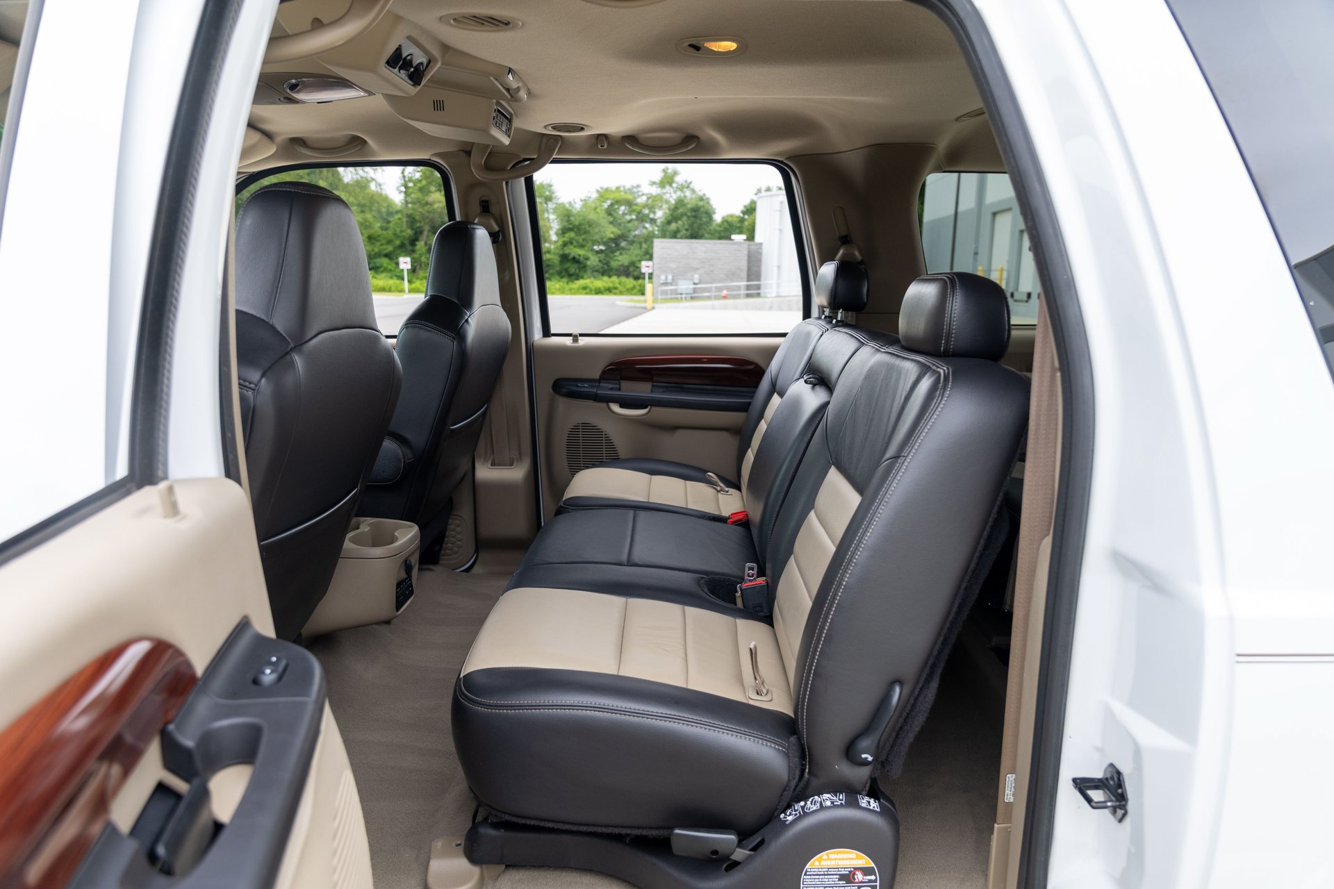 Used 2005 Ford Excursion Eddie Bauer AWD/4WD image 24
