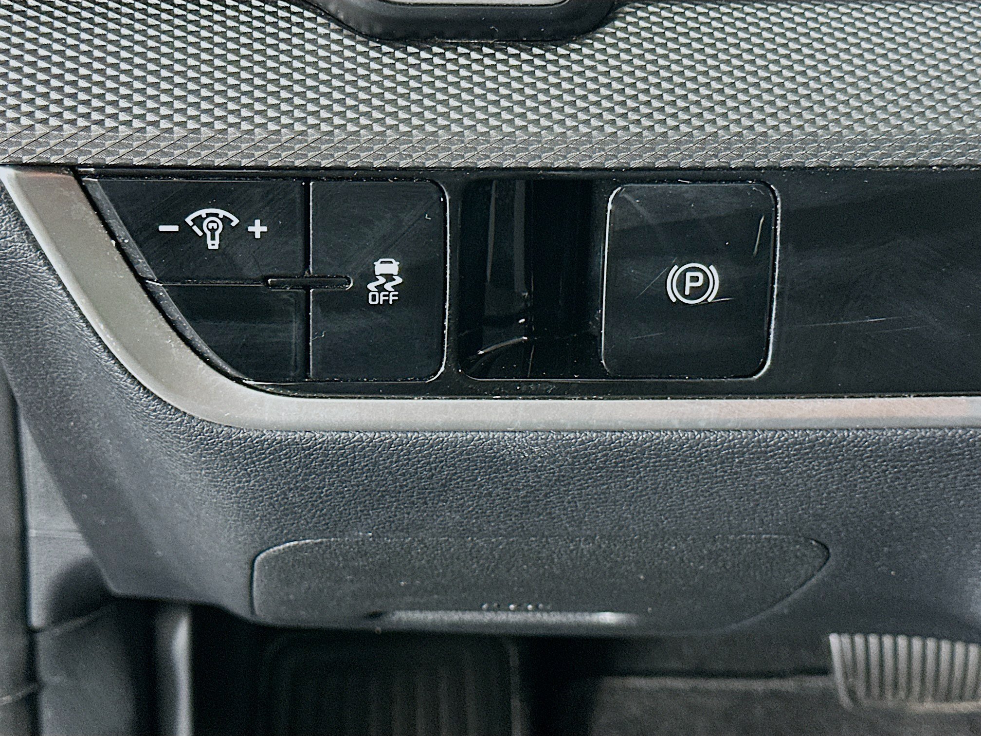 Used 2025 Kia Sportage LX FWD image 16