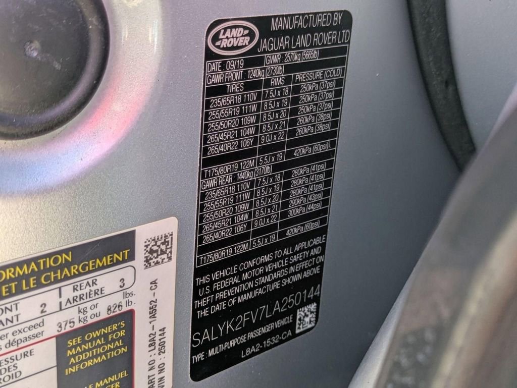 Used 2020 Land Rover Range Rover Velar R-Dynamic S image 32