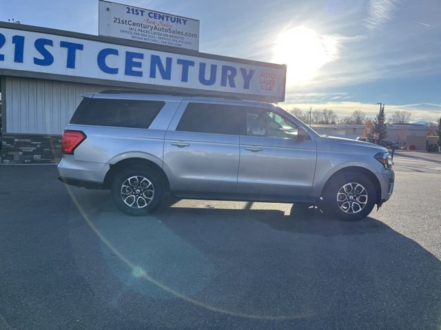 Used 2023 Ford Expedition Max XLT image 20